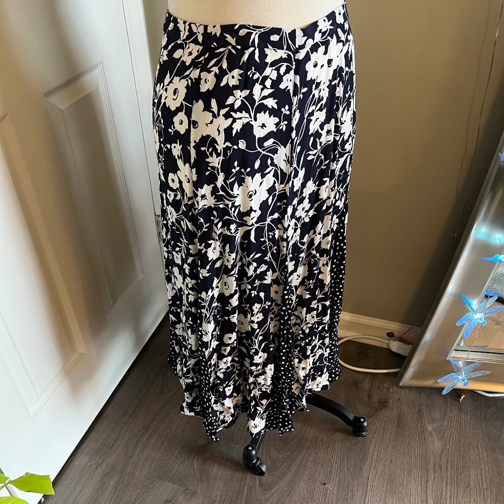 Gored swirl skirt